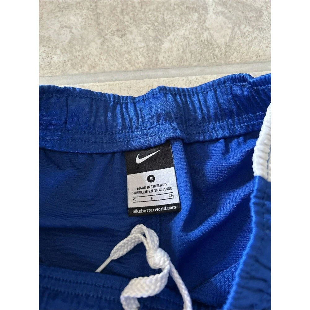 Nike athletic shorts Boys Size Small with pockets blue white